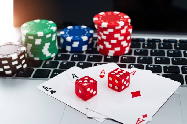 Dealer profesional di meja Blackjack hemat123